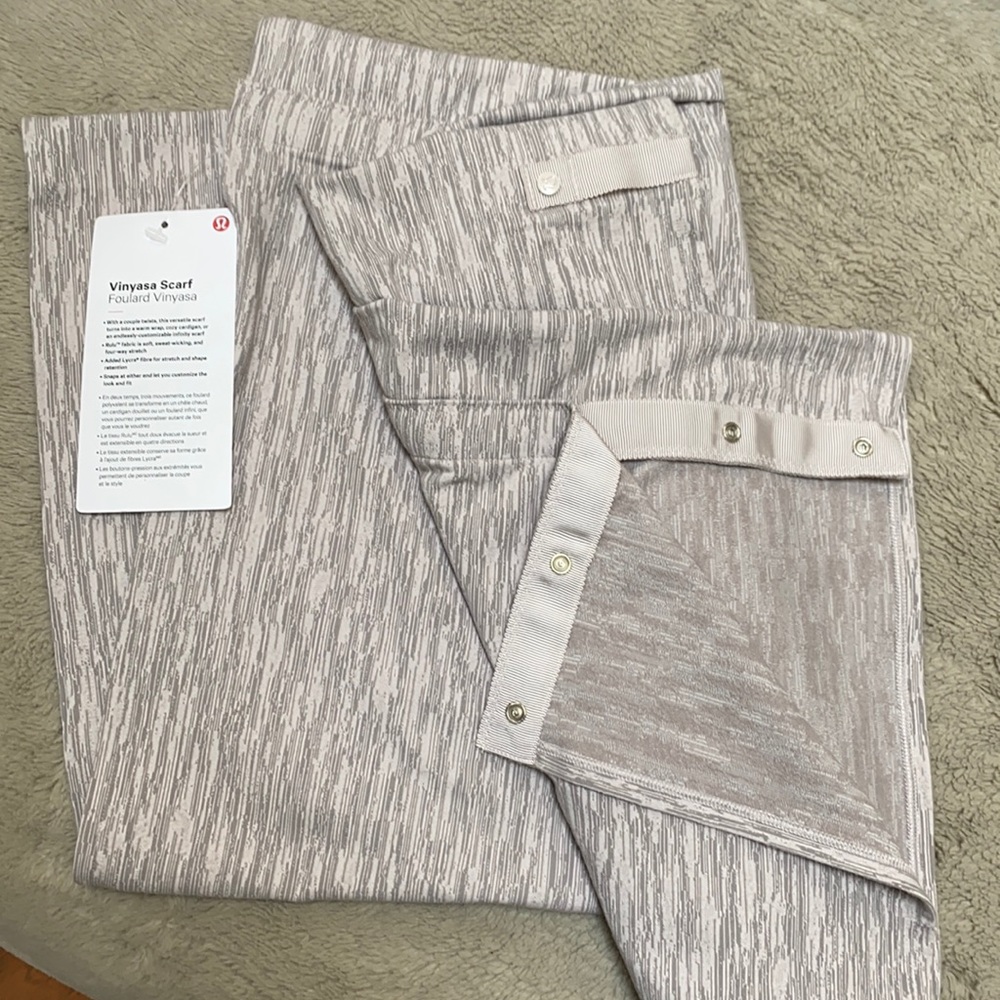 Lululemon Vinysa Scarf